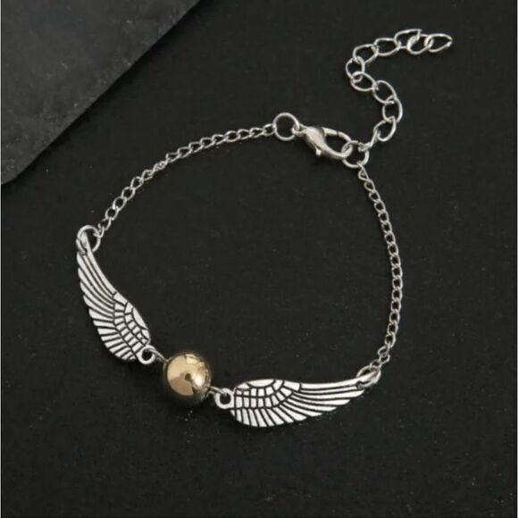 Harry Potter Snitch Bracelet - Picture 1 of 2